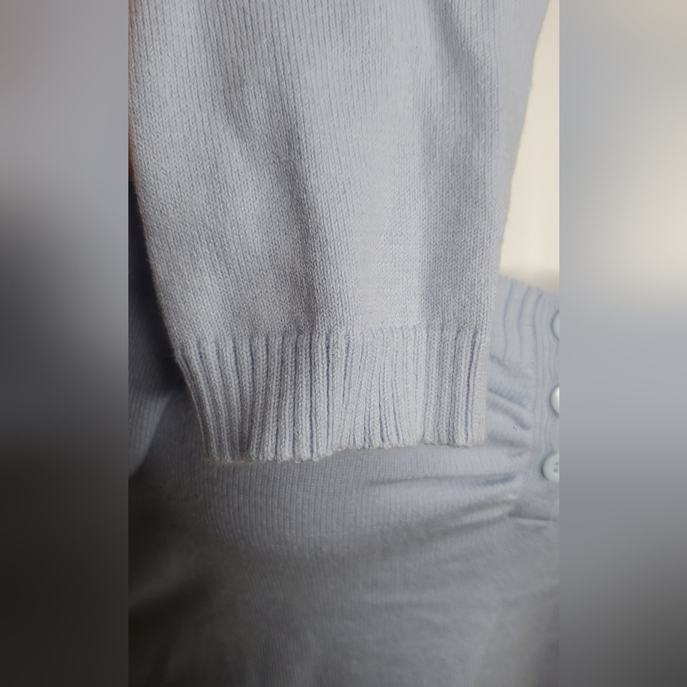 DKNY Jeans -Size M - Light Blue Casual Sweater - Picture 7 of 9